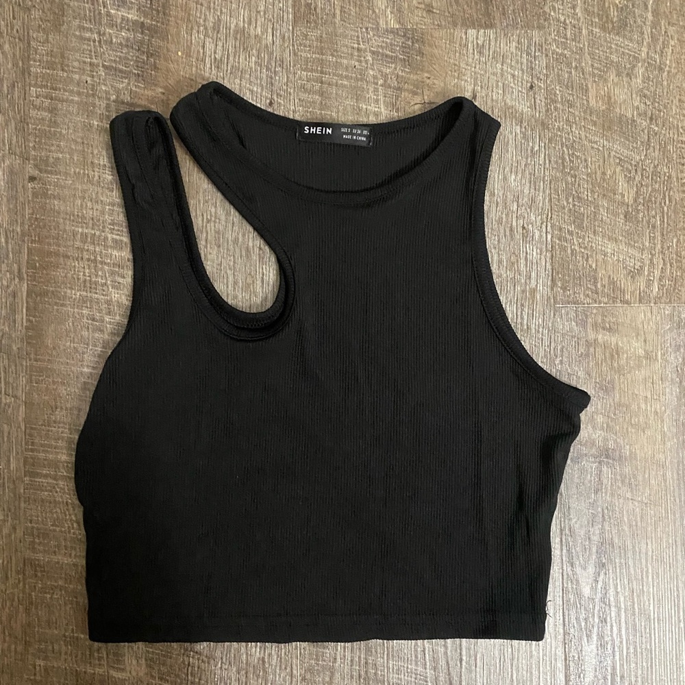 ⚡️3 for $15⚡️ Black crop top